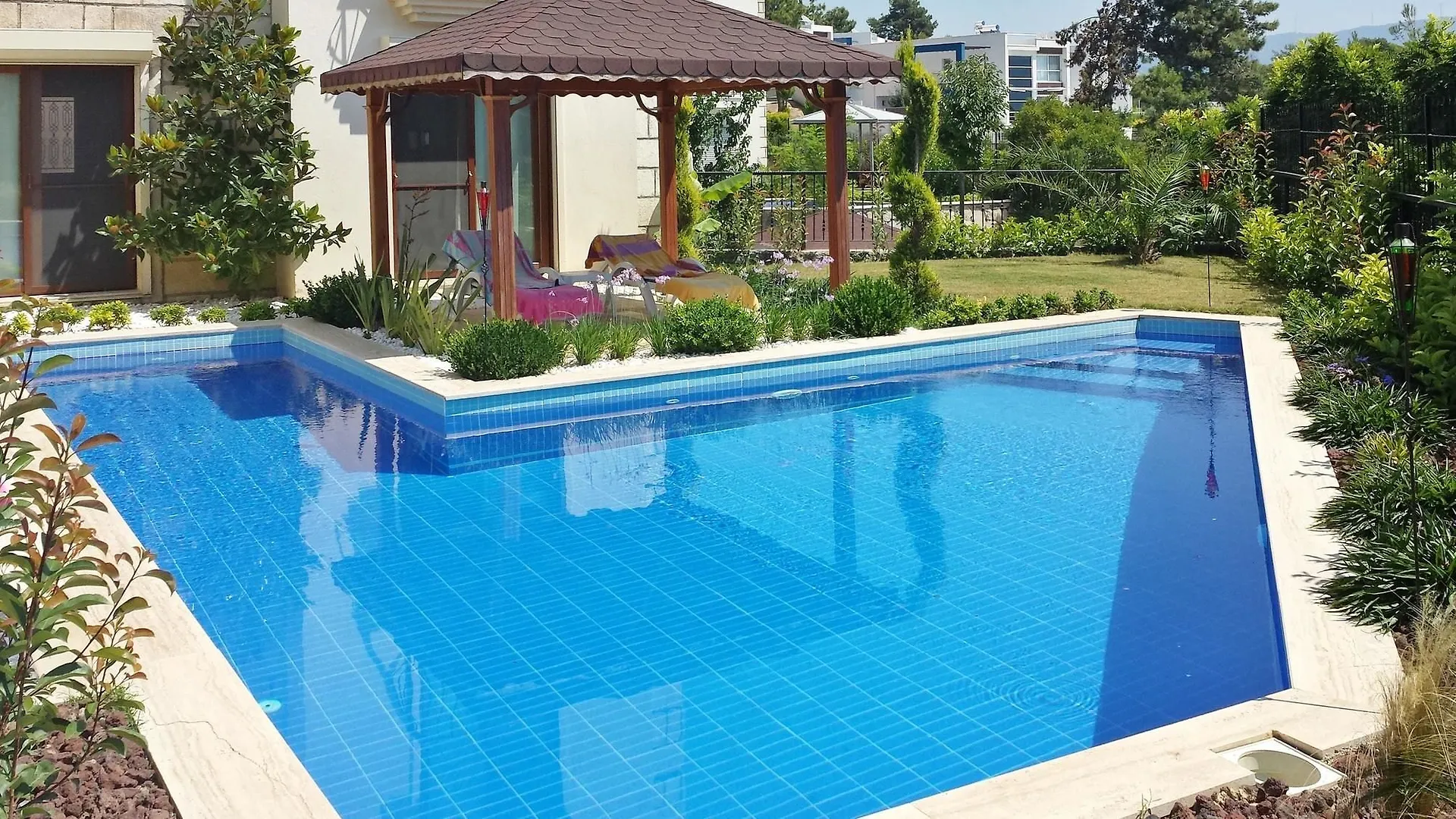 Spacious 4-Bedroom House In Kusadasi With Swimming Pool And Several T Turquía